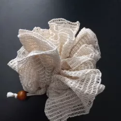 La fleur de douche Naturelle offre une exfoliation douce et agréable.