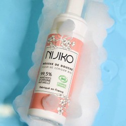Texture mousse aérienne NIJIKO – Soin corps naturel pour peau sensible