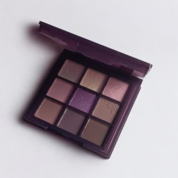 Fard à Paupières Violet et Rose pour un Regard Coloré